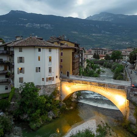 Appartamento Borgo San Tomaso, Tra Storia E Natura 로베레토 외부 사진