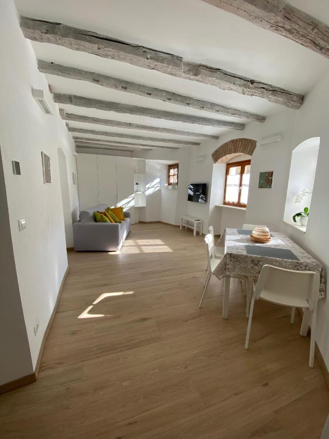 Appartamento Borgo San Tomaso, Tra Storia E Natura 로베레토 외부 사진