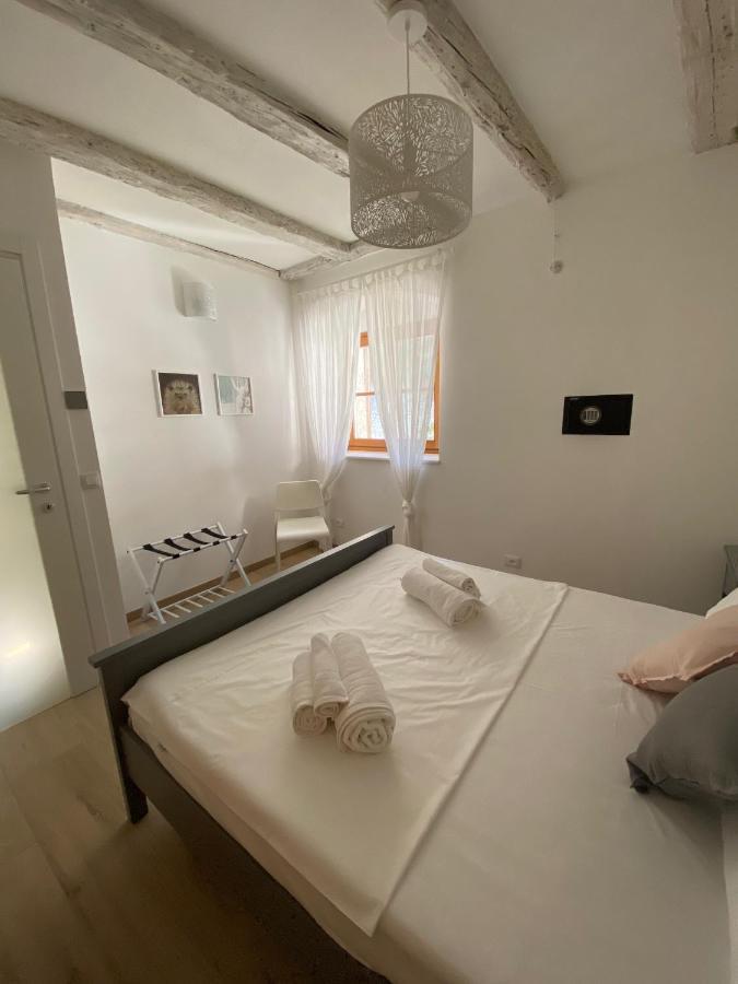 Appartamento Borgo San Tomaso, Tra Storia E Natura 로베레토 외부 사진