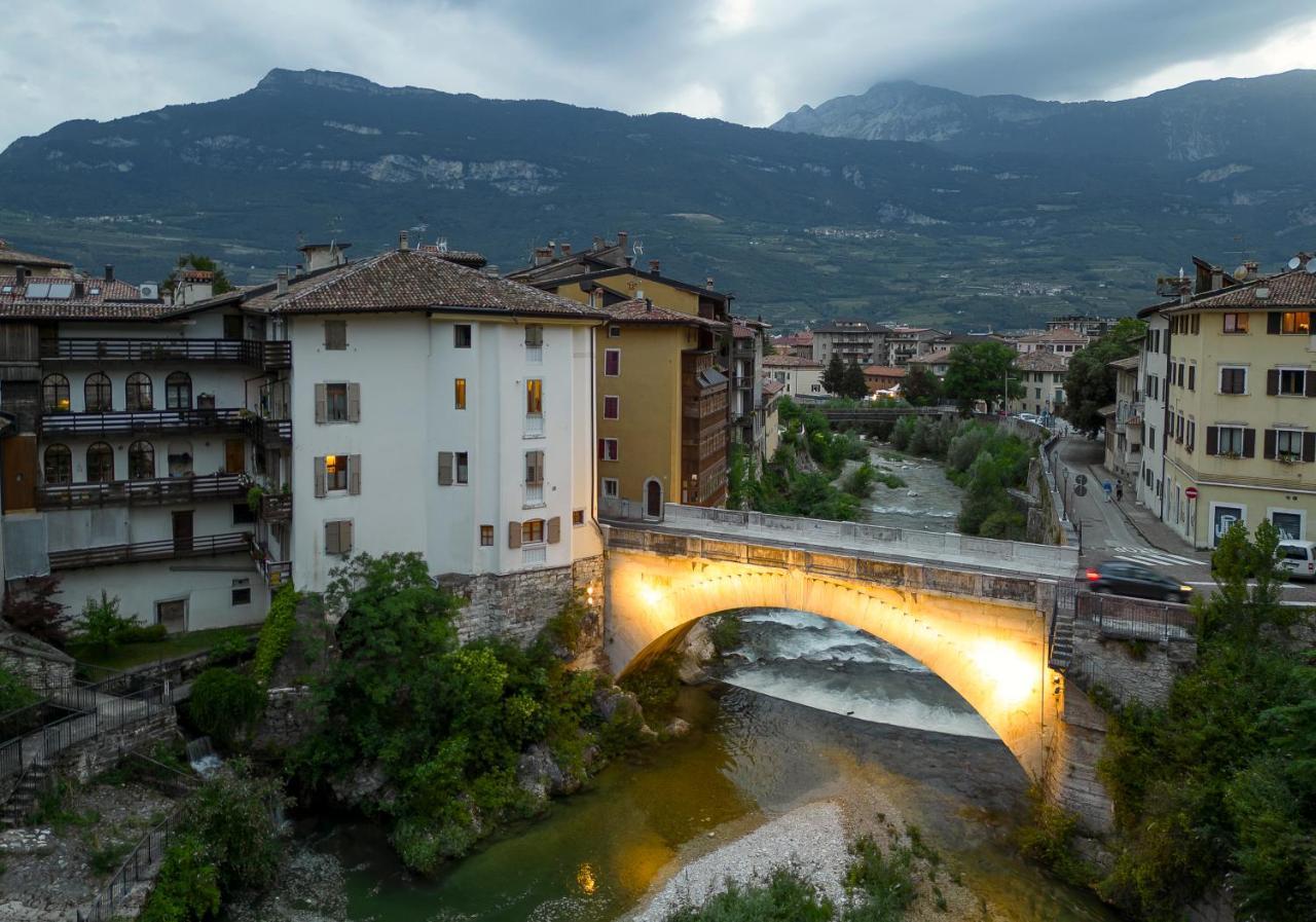 Appartamento Borgo San Tomaso, Tra Storia E Natura 로베레토 외부 사진